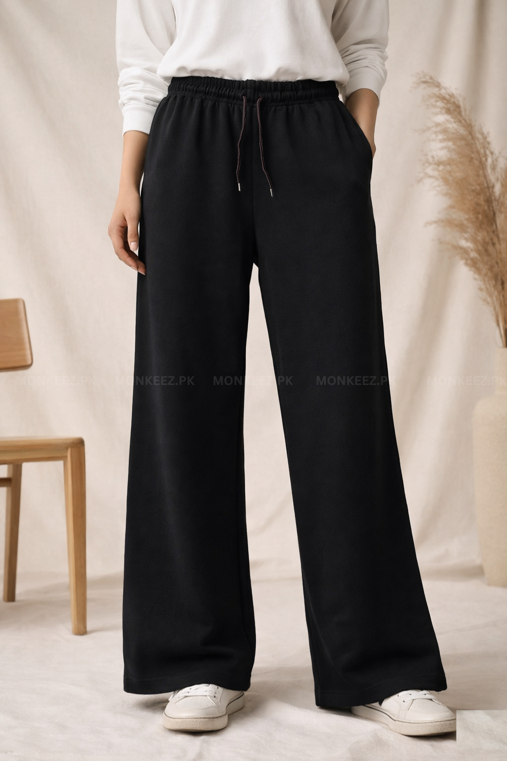 Plain Relaxed Wide Hem TrackPants - Black - FOR HER
