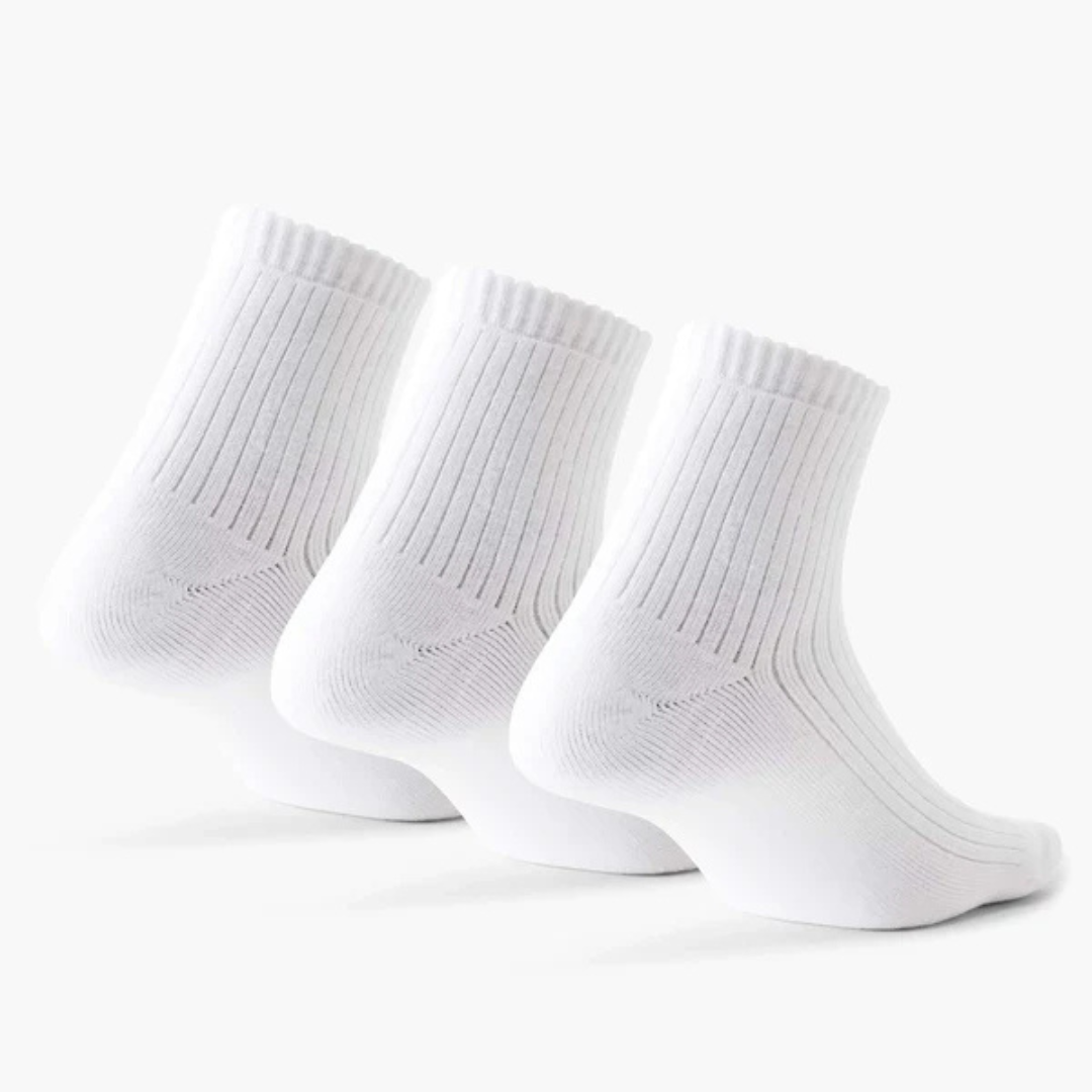PLAIN WHITE HALF ANKLE SOCKS (UNISEX)